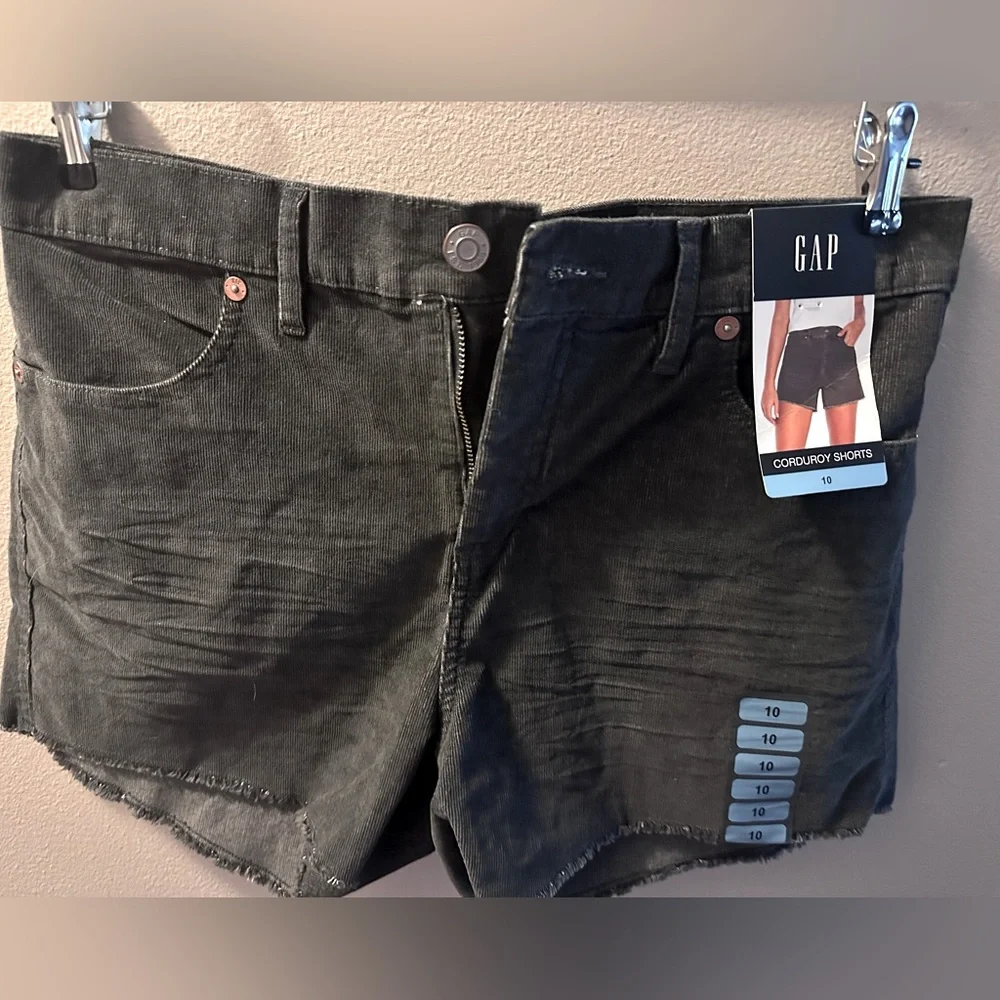 GAP Dark Gray Corduroy Shorts - Picture 1 of 3